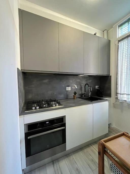 Appartamento In Zona Bocconi Milano Ngoại thất bức ảnh